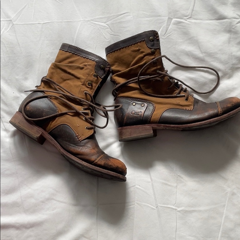 Good used condition lace up CAT boots
